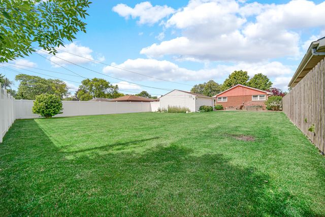 7905 Madison Avenue, Munster, IN 46321