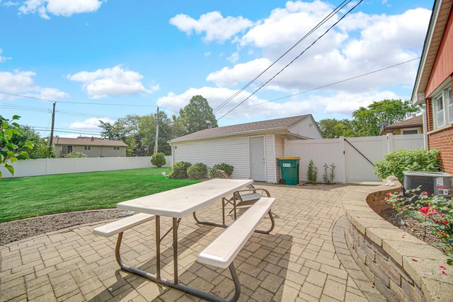 7905 Madison Avenue, Munster, IN 46321
