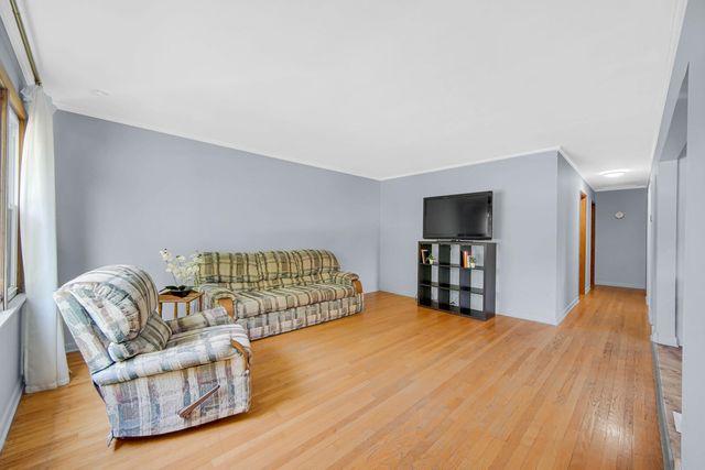 7905 Madison Avenue, Munster, IN 46321