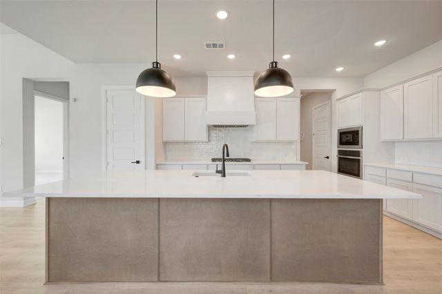 3575 Redbud Fower Trail, Grand Prairie, TX 76084