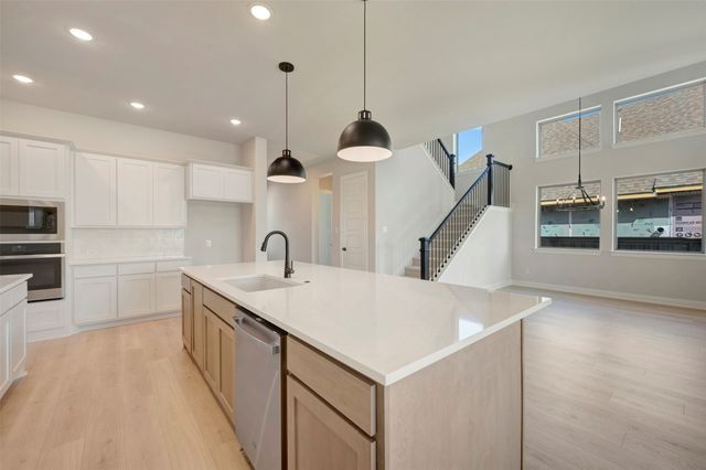 3575 Redbud Fower Trail, Grand Prairie, TX 76084