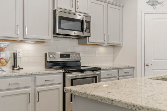 1105 Inlet View Dr., North Myrtle Beach, SC 29582