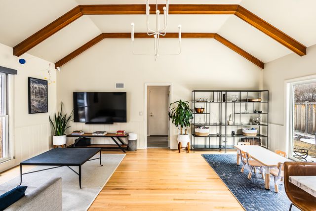 1225 W Deerpath Road, Lake Forest, IL 60045