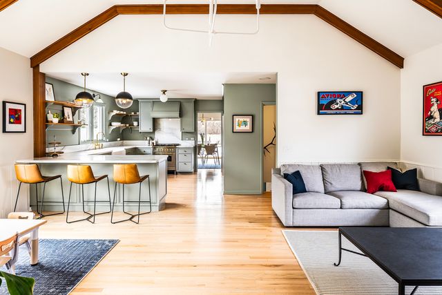 1225 W Deerpath Road, Lake Forest, IL 60045