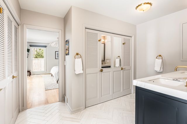 1225 W Deerpath Road, Lake Forest, IL 60045