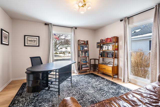 1225 W Deerpath Road, Lake Forest, IL 60045