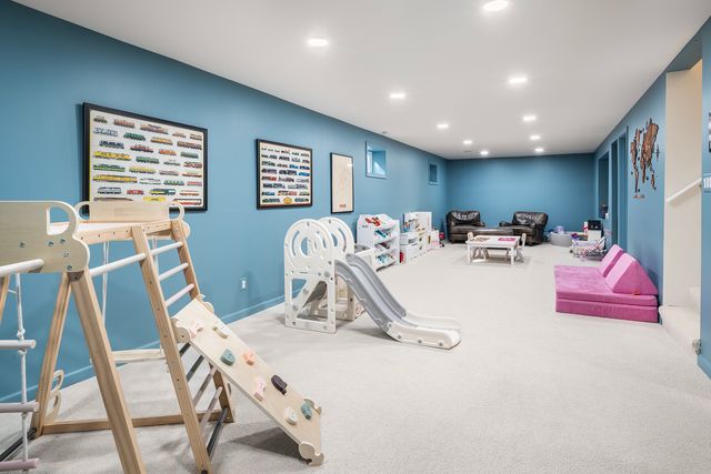 1225 W Deerpath Road, Lake Forest, IL 60045