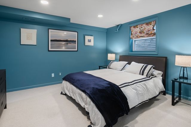 1225 W Deerpath Road, Lake Forest, IL 60045