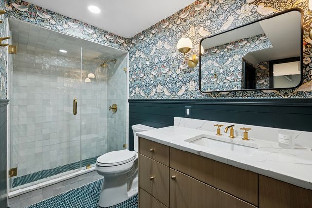 1225 W Deerpath Road, Lake Forest, IL 60045