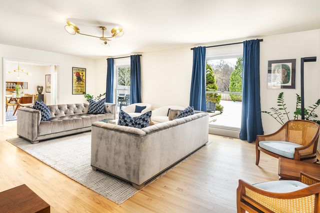 1225 W Deerpath Road, Lake Forest, IL 60045