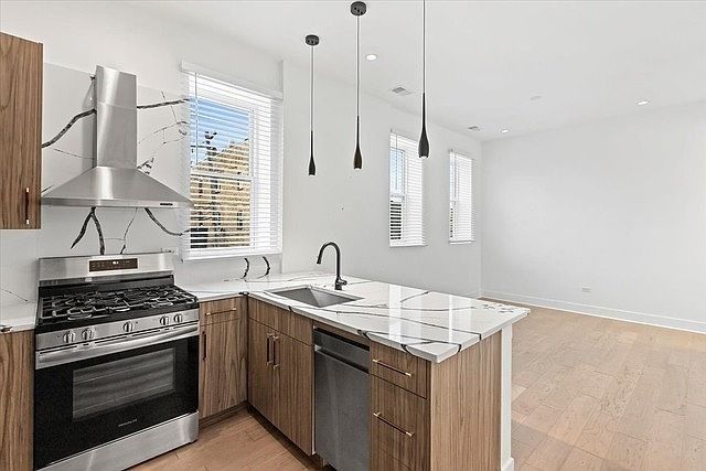 1236 W Hubbard Street 2S, Chicago, IL 60642