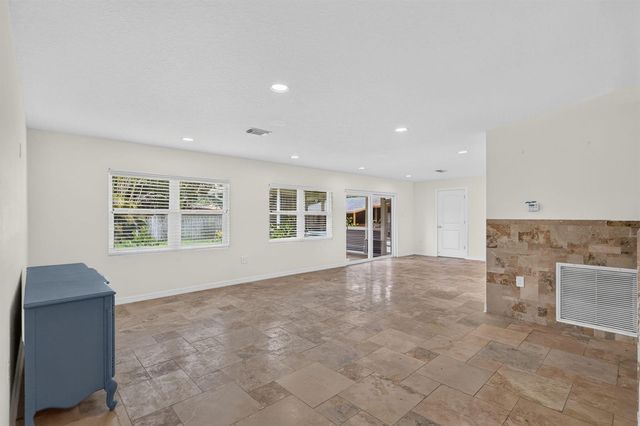 1125 41ST Avenue, Vero Beach, FL 32960