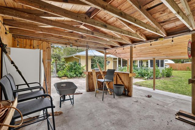 1125 41ST Avenue, Vero Beach, FL 32960