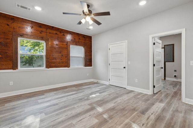 301 E Bois D Arc, Leonard, TX 75452