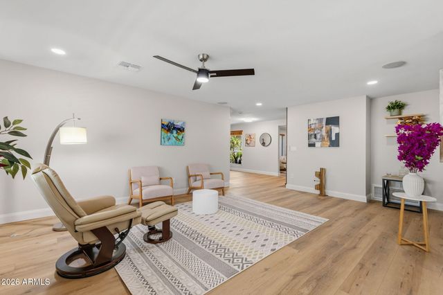 2901 E LAS ROCAS Drive, Phoenix, AZ 85028