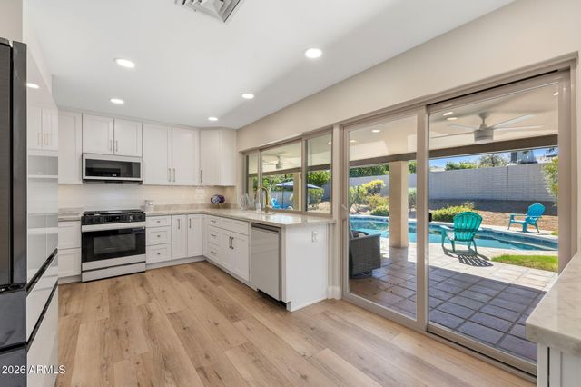 2901 E LAS ROCAS Drive, Phoenix, AZ 85028