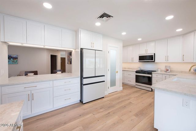 2901 E LAS ROCAS Drive, Phoenix, AZ 85028