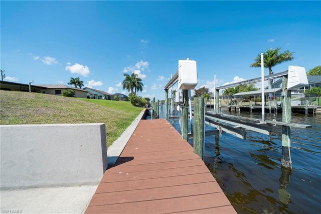 1433 28th TER, Cape Coral, FL 33904