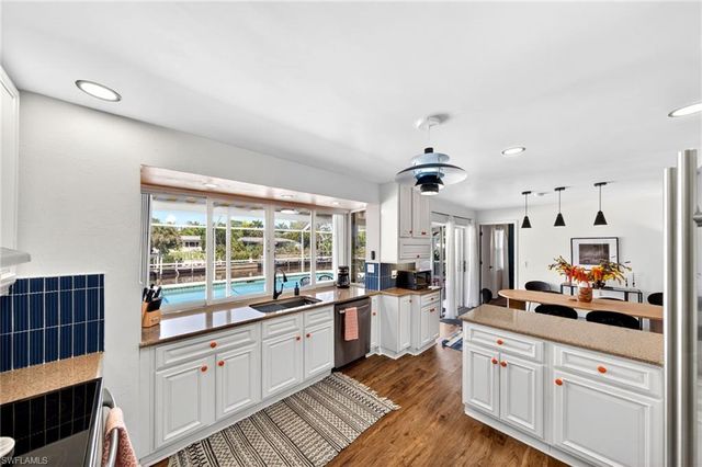 1433 28th TER, Cape Coral, FL 33904