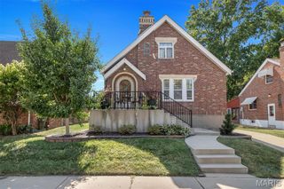 4704 Stone Avenue, St Louis, MO 63123