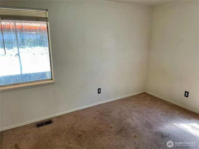 9058 Wallingford Avenue N, Seattle, WA 98103