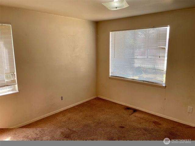 9058 Wallingford Avenue N, Seattle, WA 98103