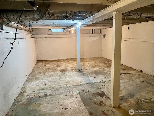 9058 Wallingford Avenue N, Seattle, WA 98103