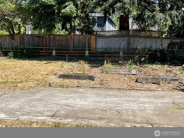 9058 Wallingford Avenue N, Seattle, WA 98103