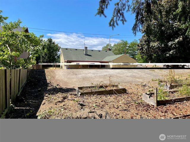 9058 Wallingford Avenue N, Seattle, WA 98103