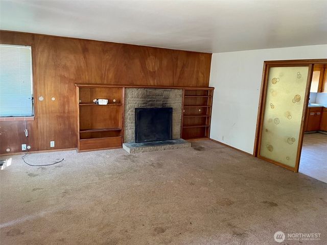 9058 Wallingford Avenue N, Seattle, WA 98103