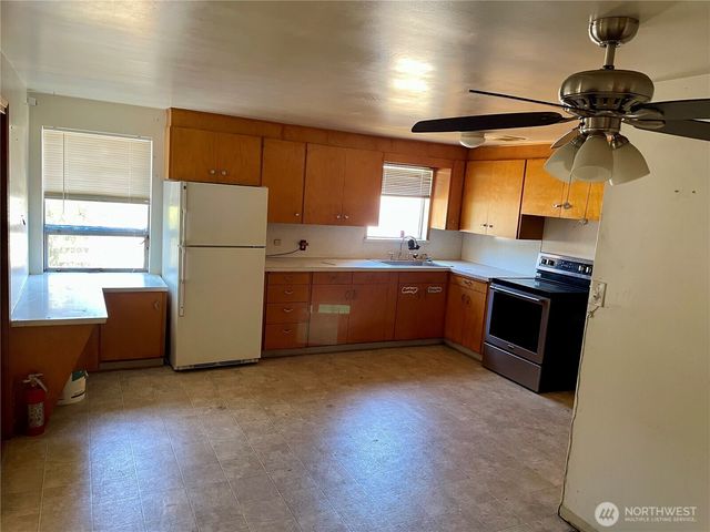 9058 Wallingford Avenue N, Seattle, WA 98103