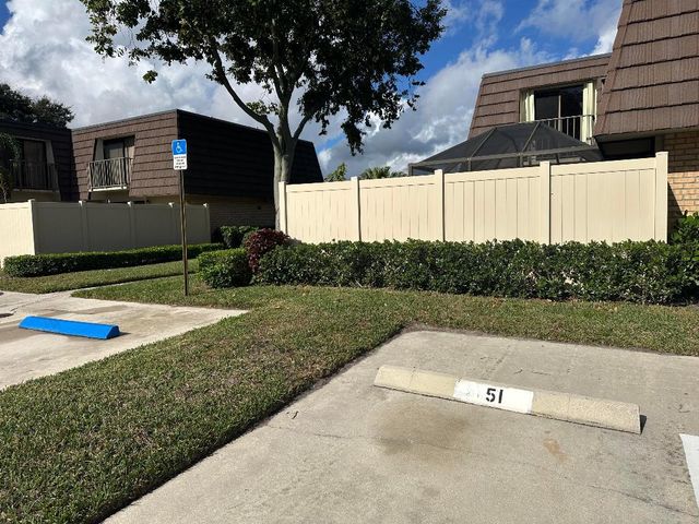 6927 69th Way, West Palm Beach, FL 33407