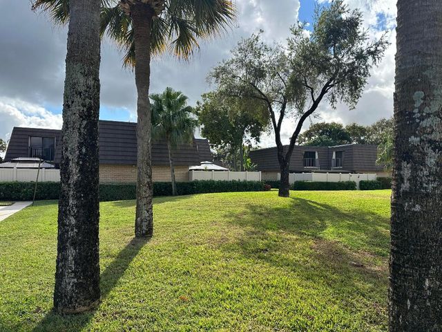 6927 69th Way, West Palm Beach, FL 33407