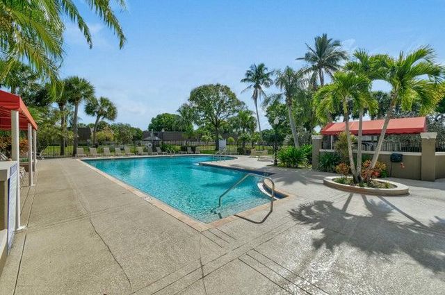 6927 69th Way, West Palm Beach, FL 33407