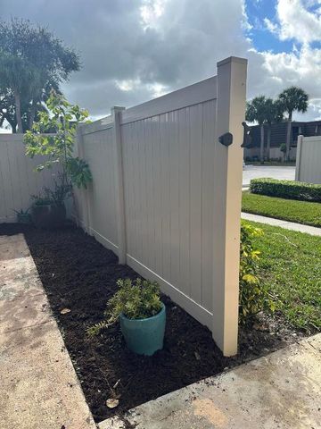 6927 69th Way, West Palm Beach, FL 33407