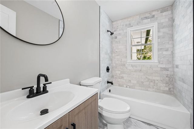 518 E 90th Terrace, Kansas City, MO 64131