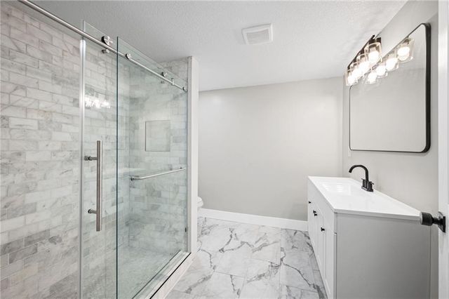 518 E 90th Terrace, Kansas City, MO 64131