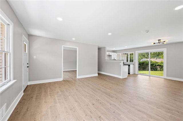 518 E 90th Terrace, Kansas City, MO 64131