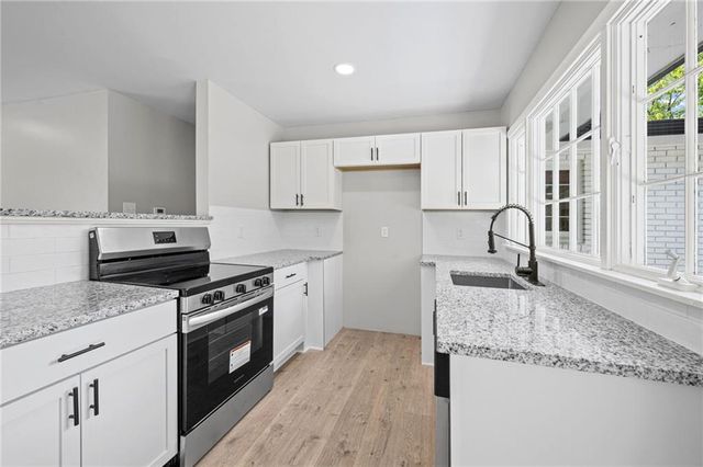518 E 90th Terrace, Kansas City, MO 64131