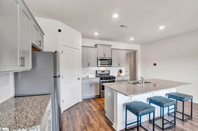 204 Fountain Oak Lane, Easley, SC 29642