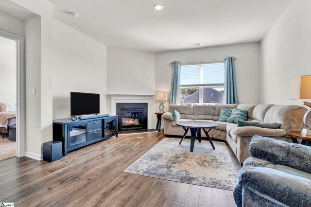 204 Fountain Oak Lane, Easley, SC 29642
