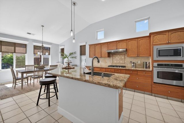 2467 Redington Avenue, Clovis, CA 93619
