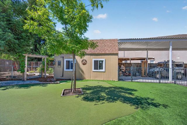 2467 Redington Avenue, Clovis, CA 93619
