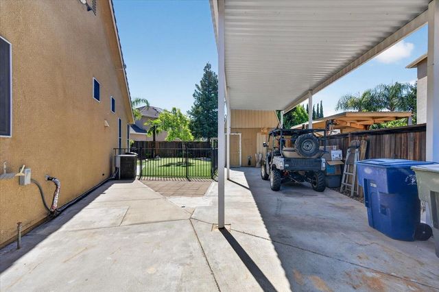 2467 Redington Avenue, Clovis, CA 93619