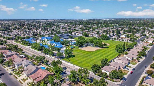 2467 Redington Avenue, Clovis, CA 93619