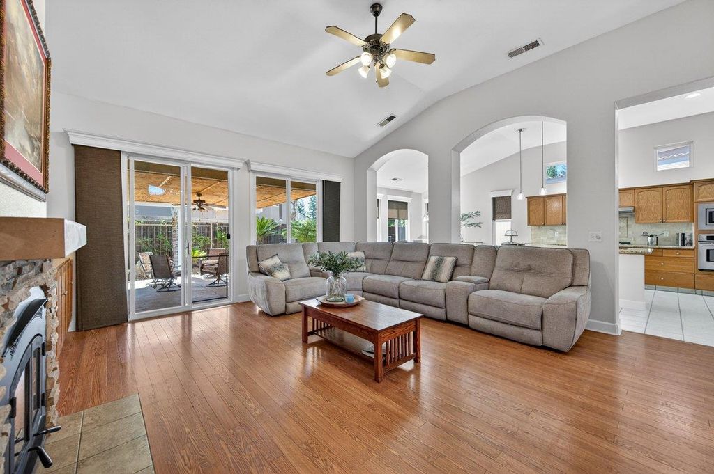 Image 10 of property listing at 2467 Redington Avenue, Clovis, CA 93619