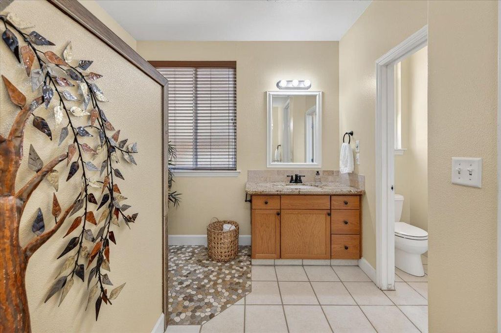 Image 26 of property listing at 2467 Redington Avenue, Clovis, CA 93619