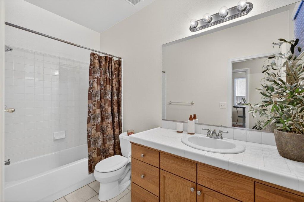 Image 32 of property listing at 2467 Redington Avenue, Clovis, CA 93619