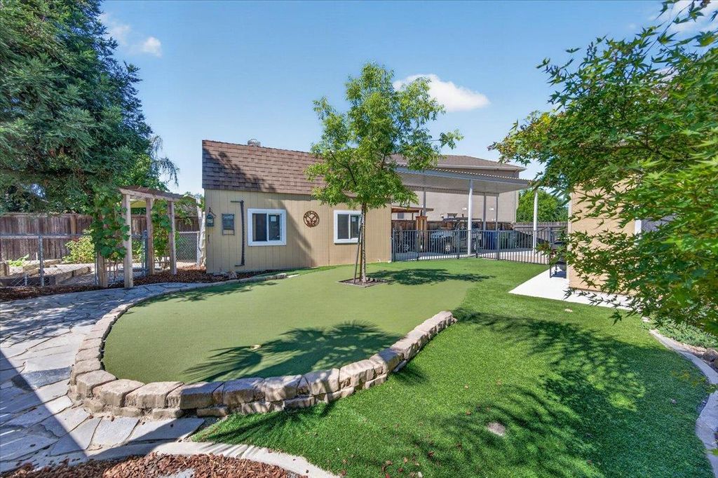 Image 45 of property listing at 2467 Redington Avenue, Clovis, CA 93619