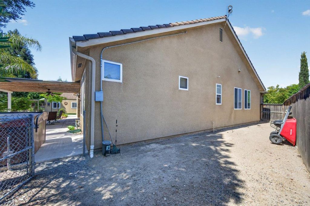 Image 55 of property listing at 2467 Redington Avenue, Clovis, CA 93619